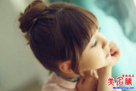 揭秘?zé)衢T(mén)女生網(wǎng)名背后的故事，變化、學(xué)習(xí)與自信的力量