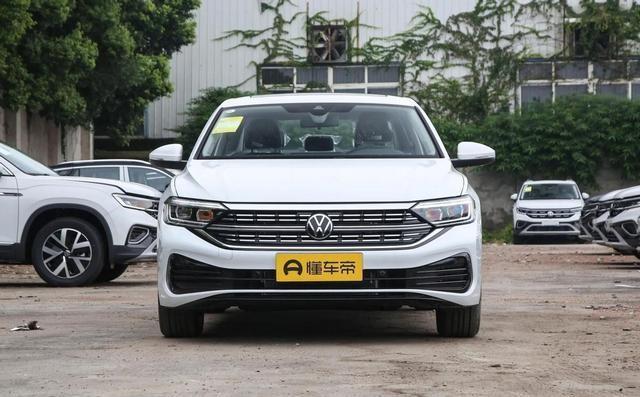 小巷深處的汽車樂(lè)園，最新汽車報(bào)價(jià)，洞悉未來(lái)汽車市場(chǎng)趨勢(shì)（2025年）